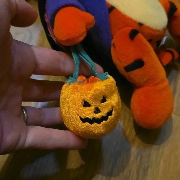 Disney Store Tigger Halloween Plush - Picture 3 of 5